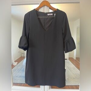 Like New BB Dakota Bubble Crepe Shift V-Neck Dress Women's Size Medium